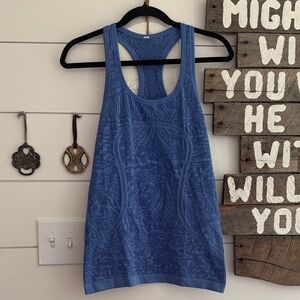 Lululemon size 8 swiftly tank